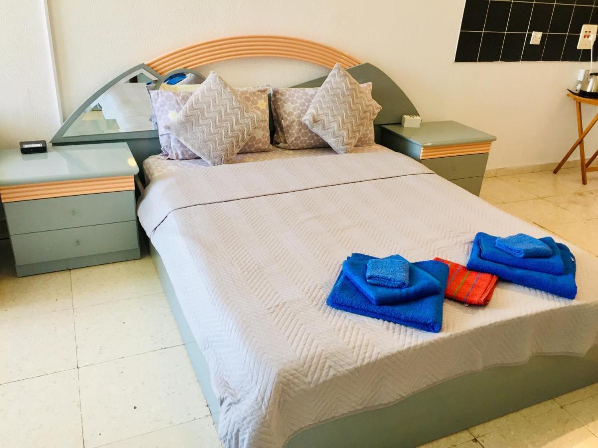 Sunset Seaview Studio Apartment Paphos ภายนอก รูปภาพ