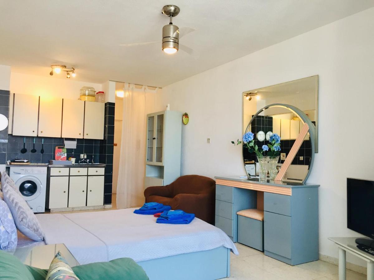 Sunset Seaview Studio Apartment Paphos ภายนอก รูปภาพ