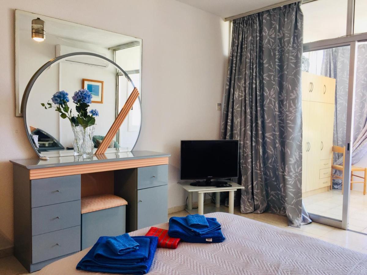 Sunset Seaview Studio Apartment Paphos ภายนอก รูปภาพ