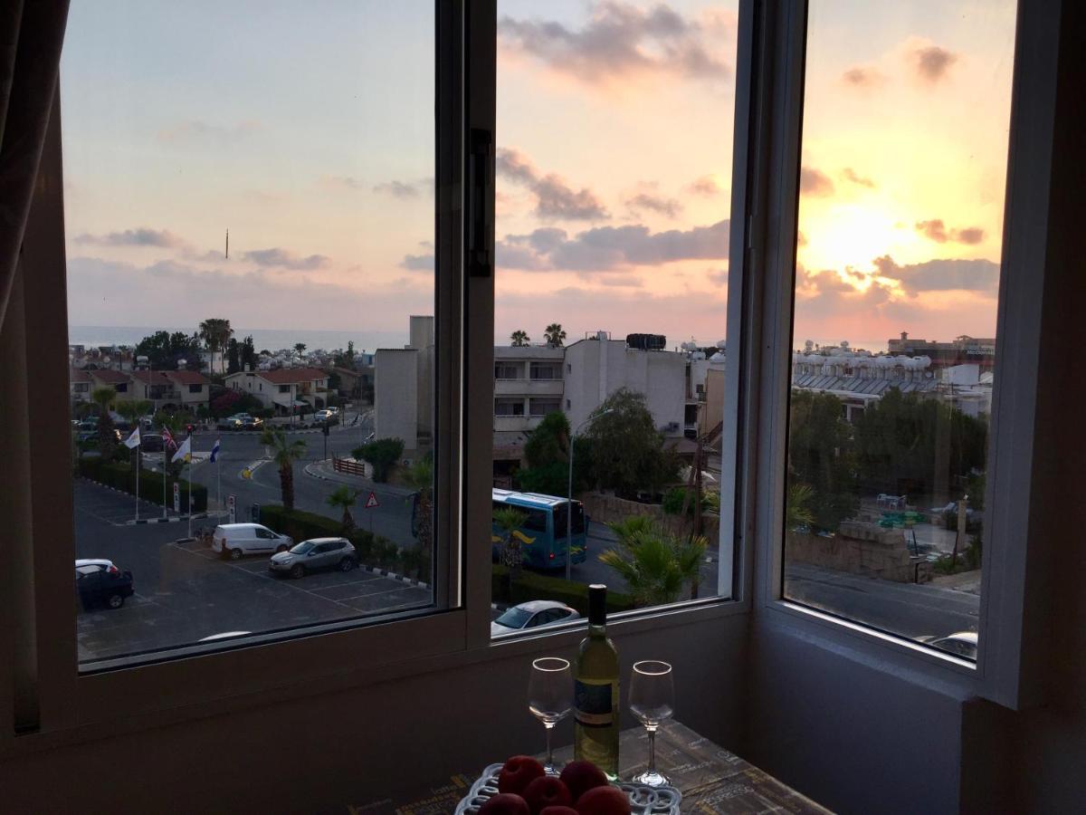 Sunset Seaview Studio Apartment Paphos ภายนอก รูปภาพ
