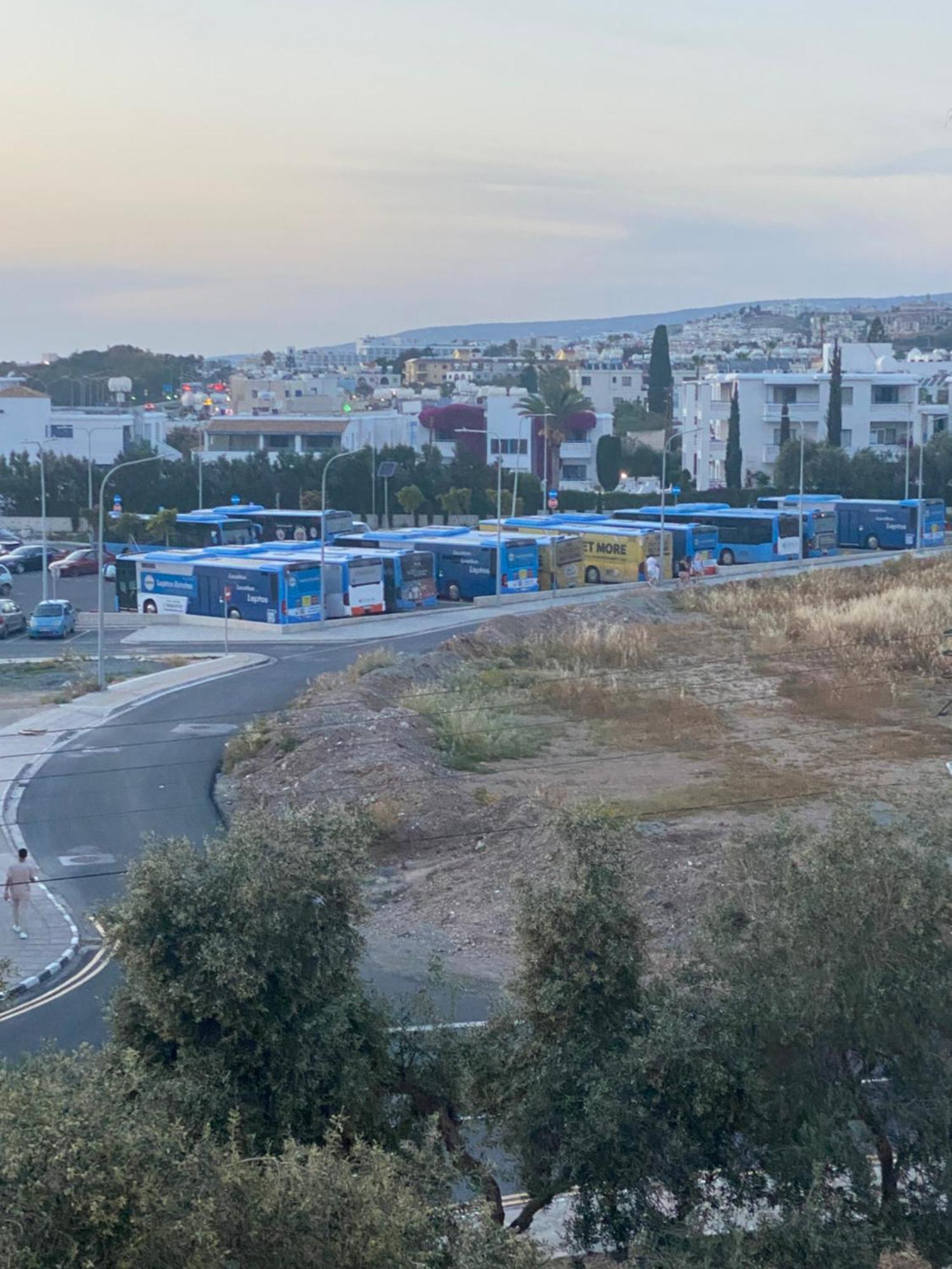Sunset Seaview Studio Apartment Paphos ภายนอก รูปภาพ
